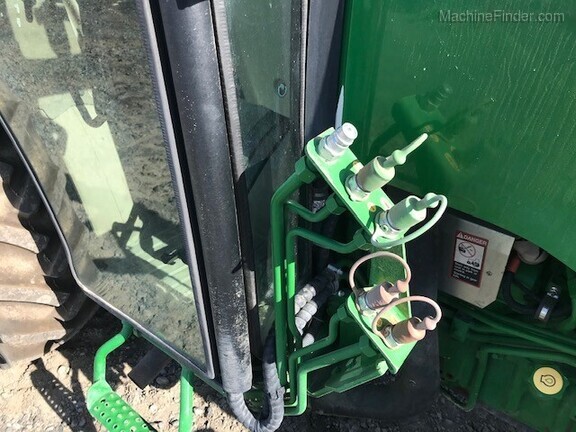 2017 John Deere 5100GN