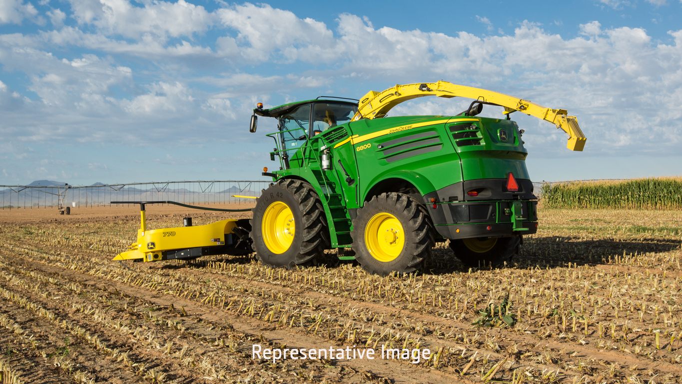 John Deere 8700