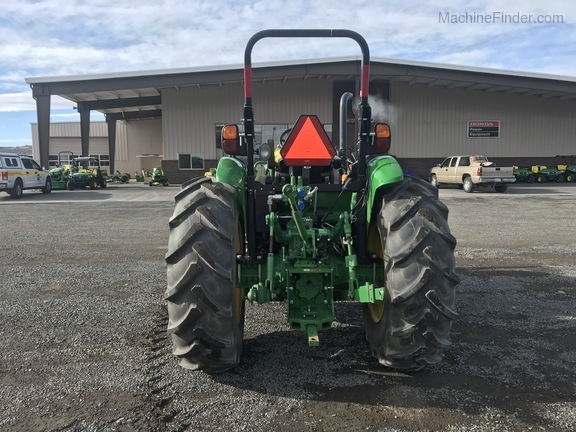 2017 John Deere 5085E