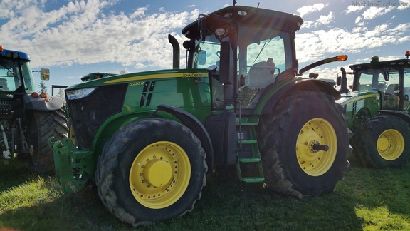 2010 John Deere 7230R