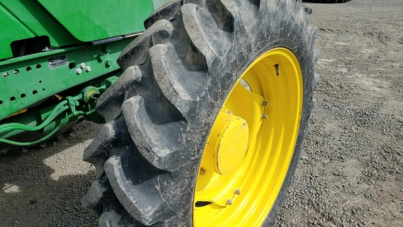 2015 John Deere 6140R