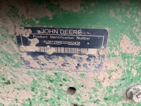 2016 John Deere 6125M
