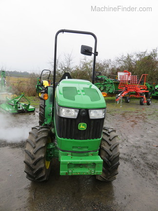 2017 John Deere 5090GN