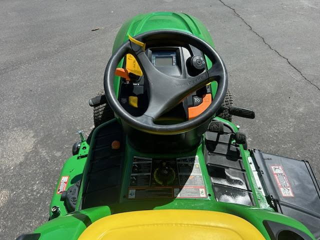2022 John Deere X570