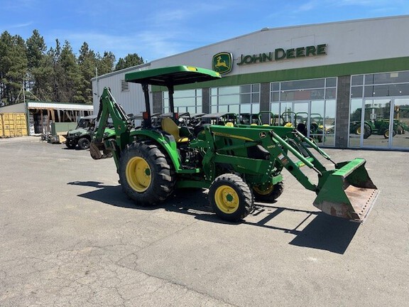 2015 John Deere 4052M