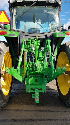 2015 John Deere 6175R