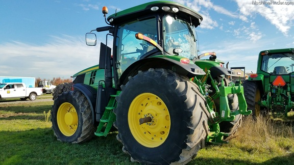 2010 John Deere 7230R