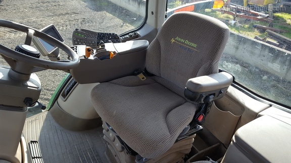 2011 John Deere 7260R