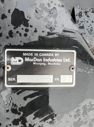 1997 Macdon 9300