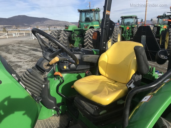 2017 John Deere 5085E
