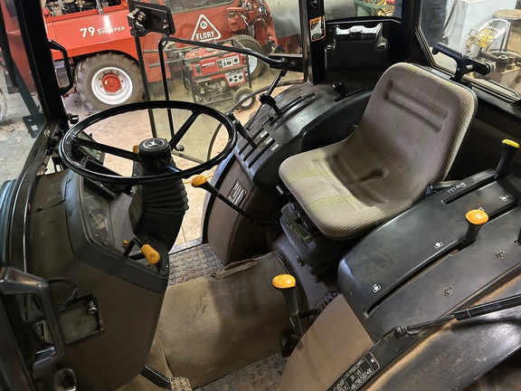 2004 John Deere 5520N