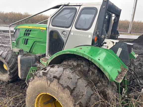 2016 John Deere 6125M