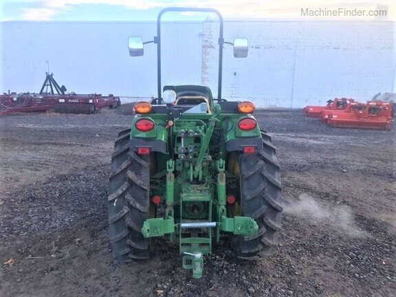 2017 John Deere 5090GV
