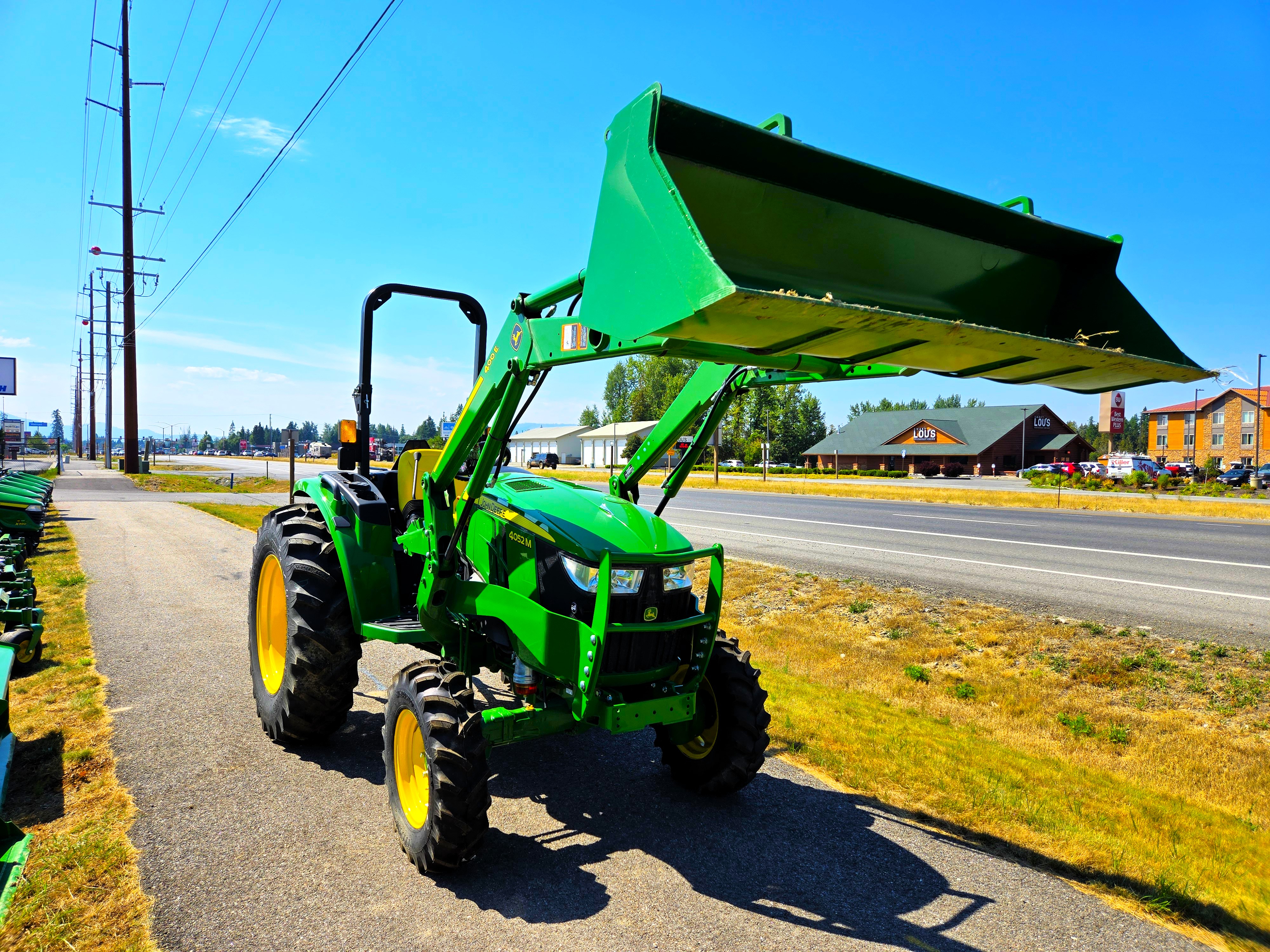 2024 John Deere 4052M