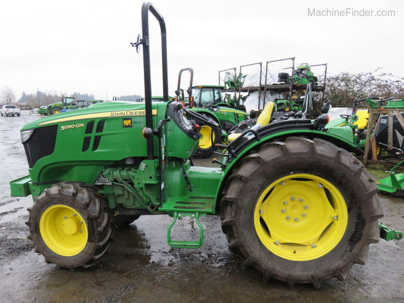 2017 John Deere 5090GN
