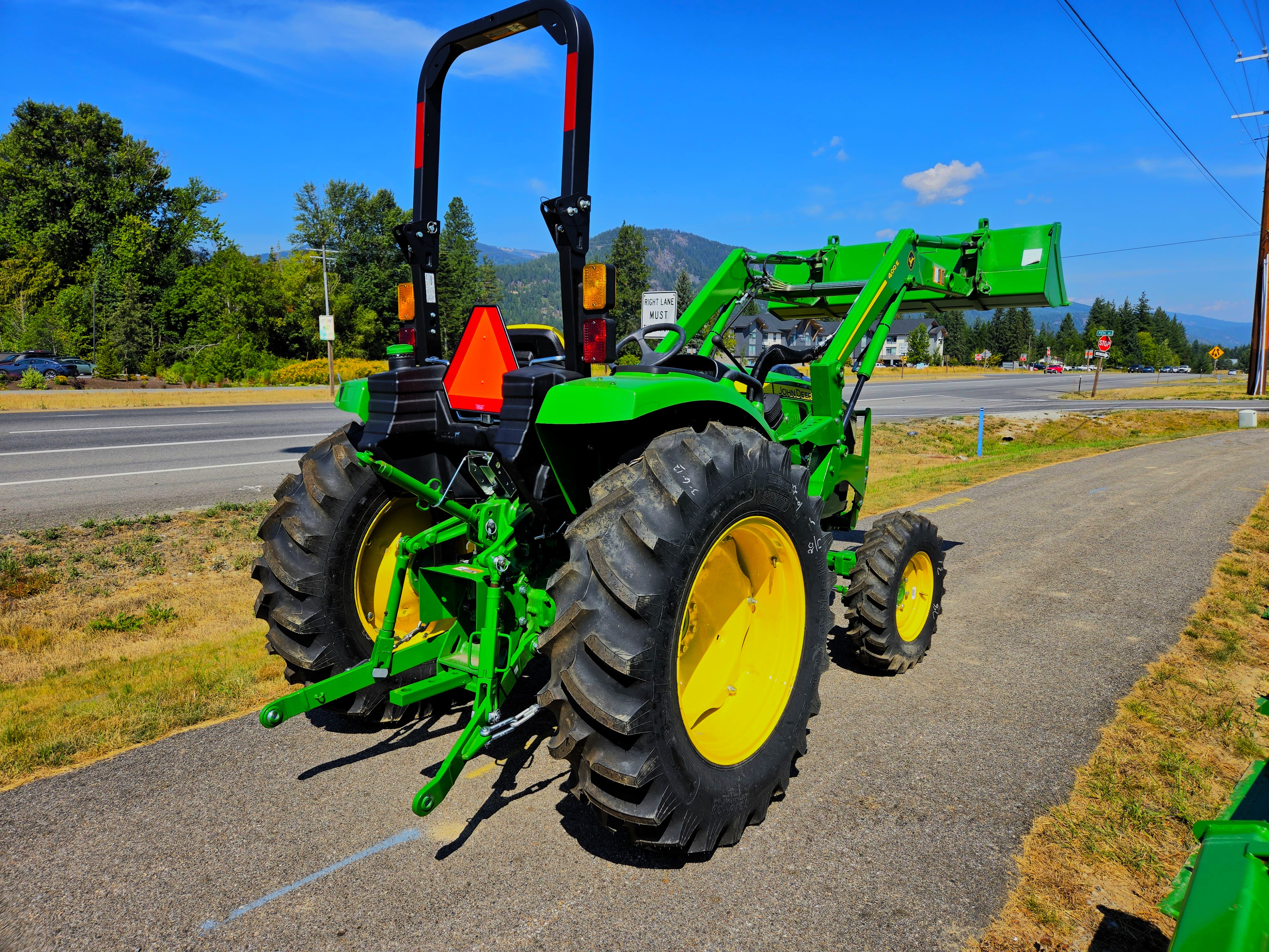 2024 John Deere 4052M