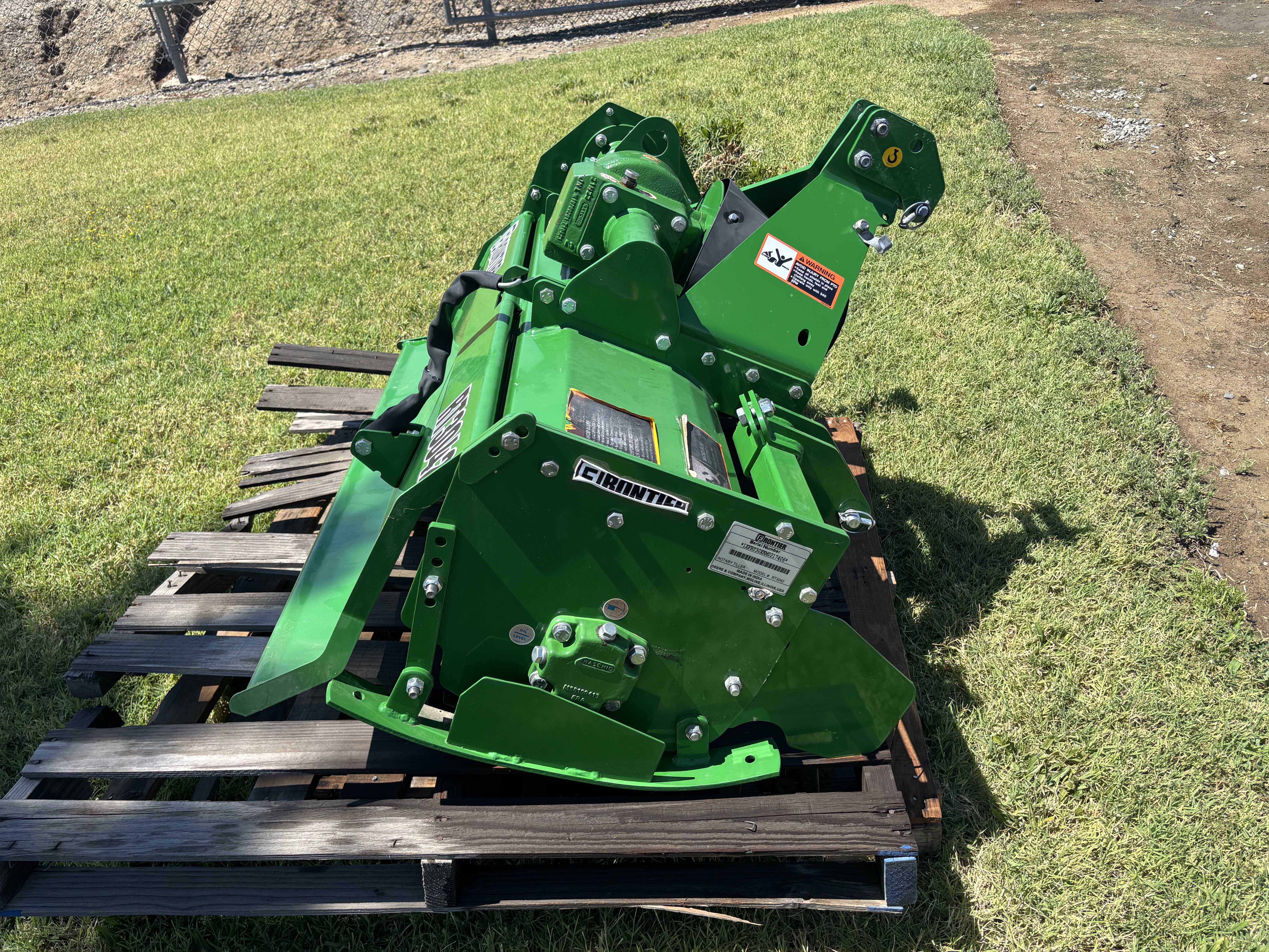 2022 Frontier RT3042