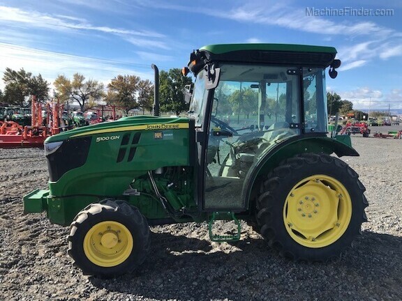 2017 John Deere 5100GN