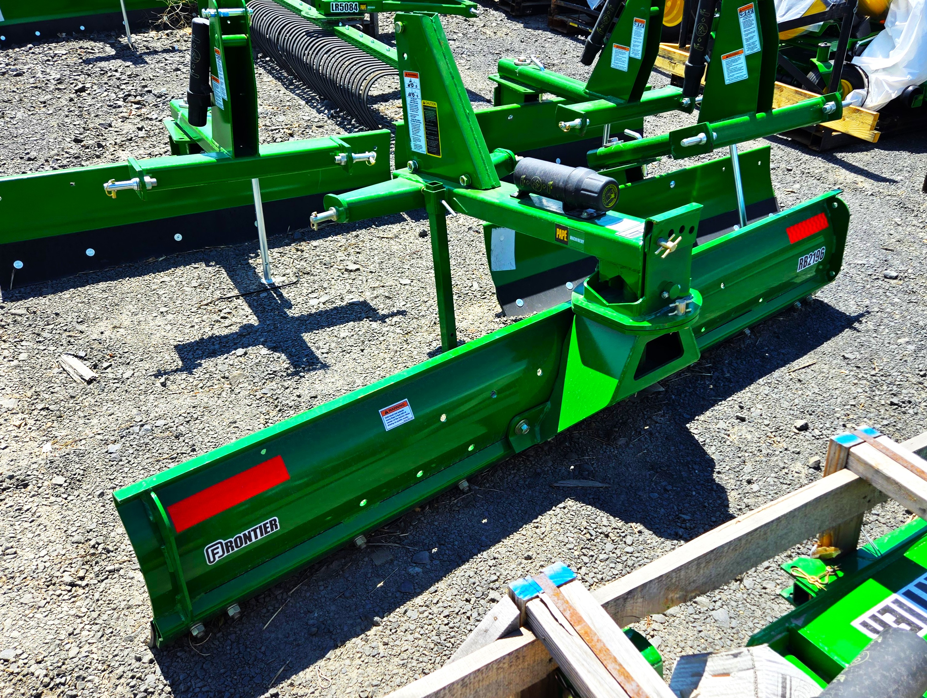 2023 Frontier RB2196