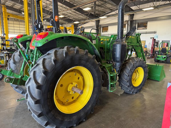 2016 John Deere 6130M
