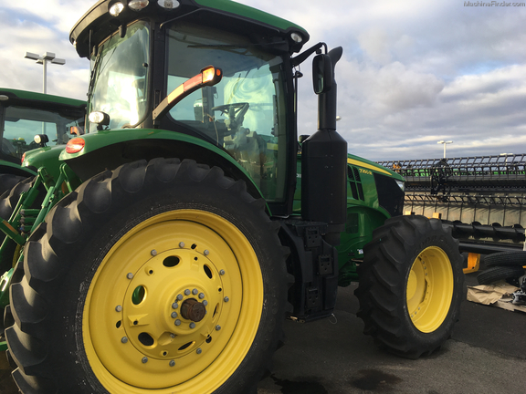 2015 John Deere 7250R