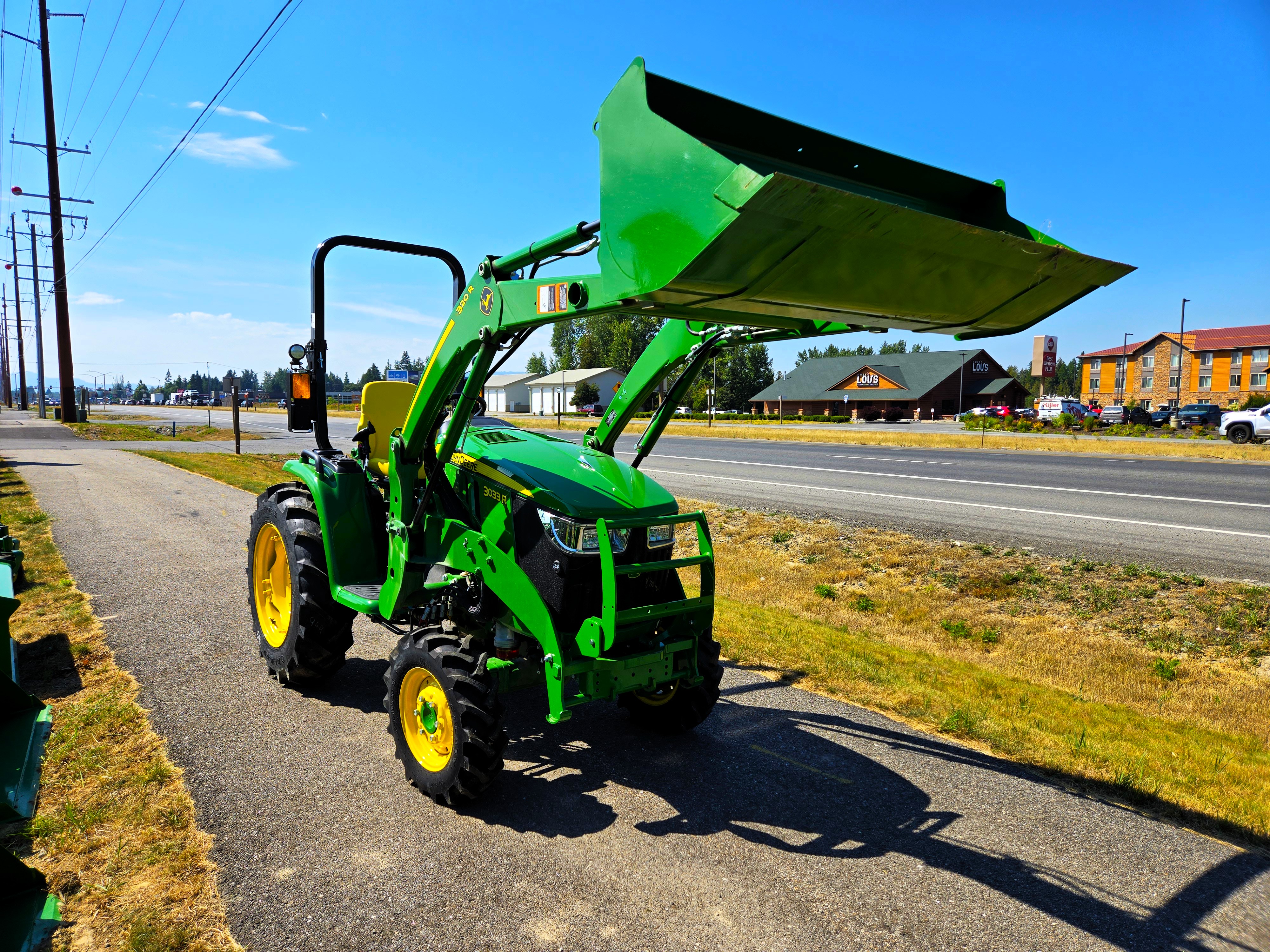 2023 John Deere 3033R