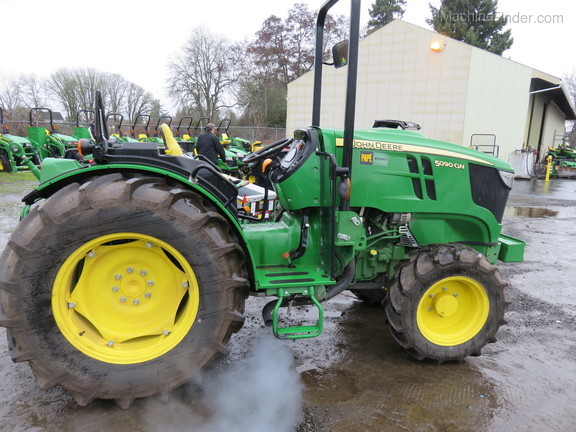 2017 John Deere 5090GN