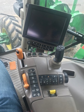 2016 John Deere 6110R