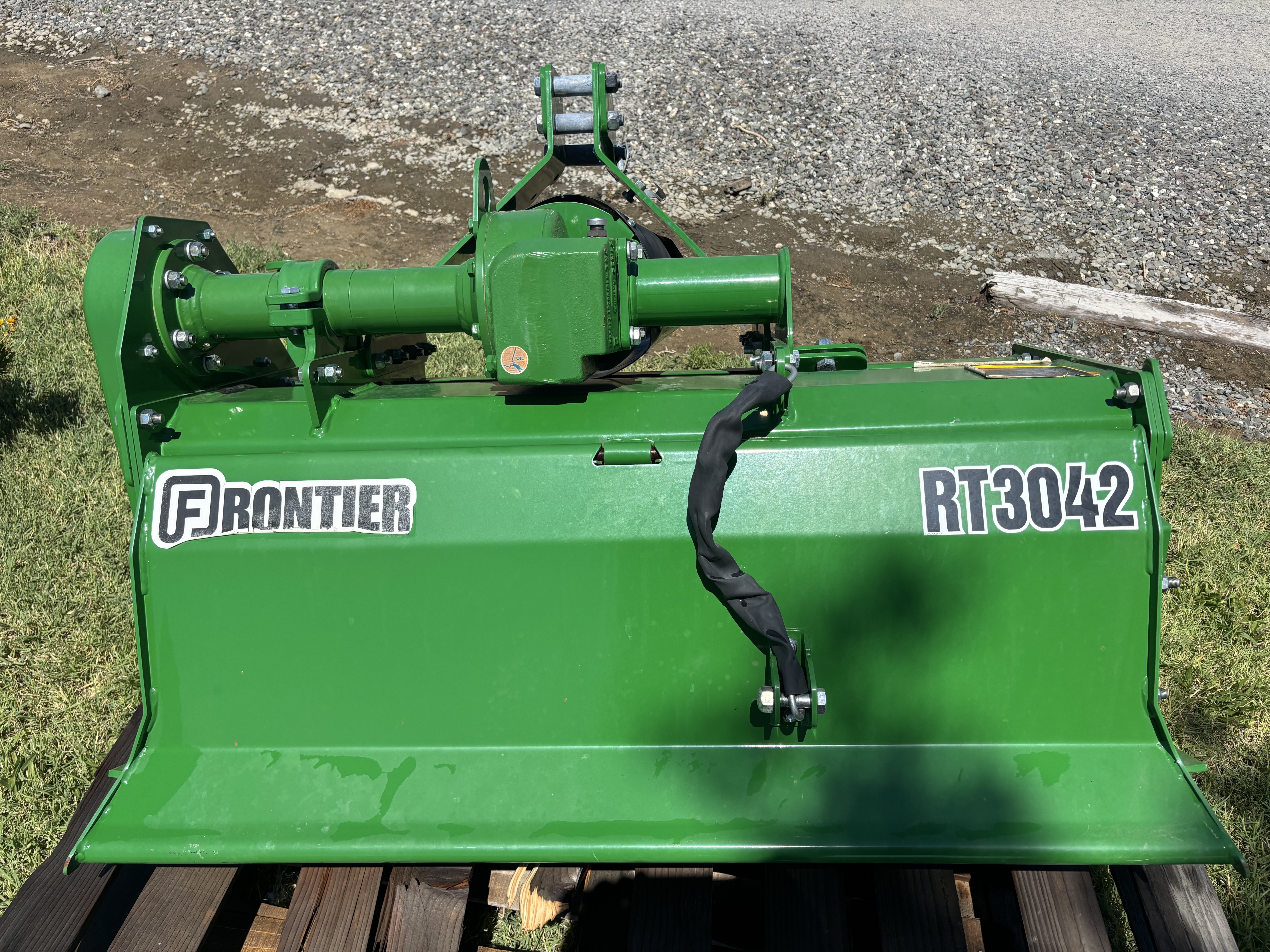 2022 Frontier RT3042