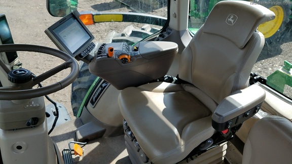 2015 John Deere 8320R