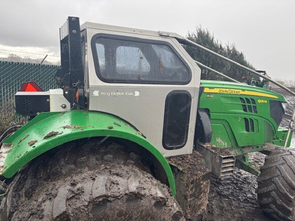 2016 John Deere 6125M