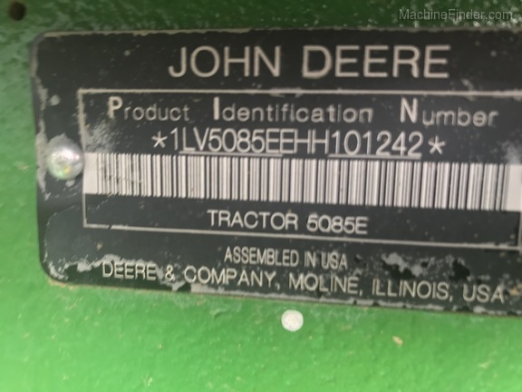 2017 John Deere 5085E