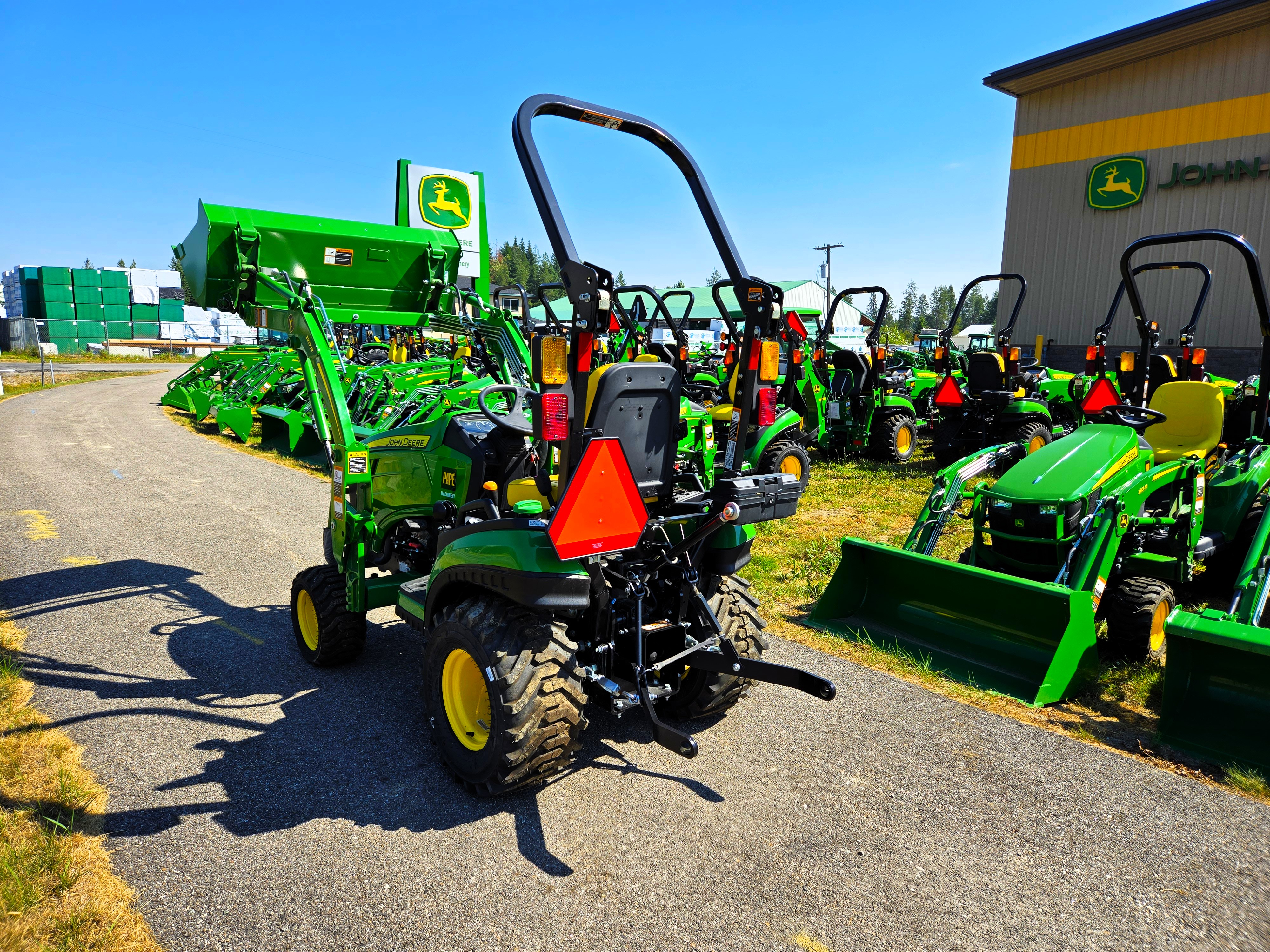 2023 John Deere 1025R