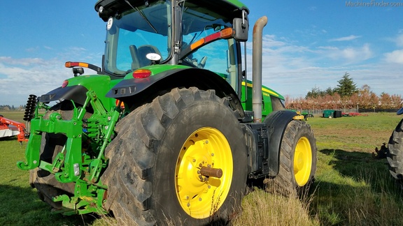 2010 John Deere 7230R