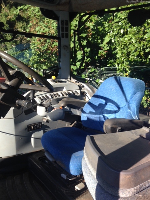 2010 New Holland T7040