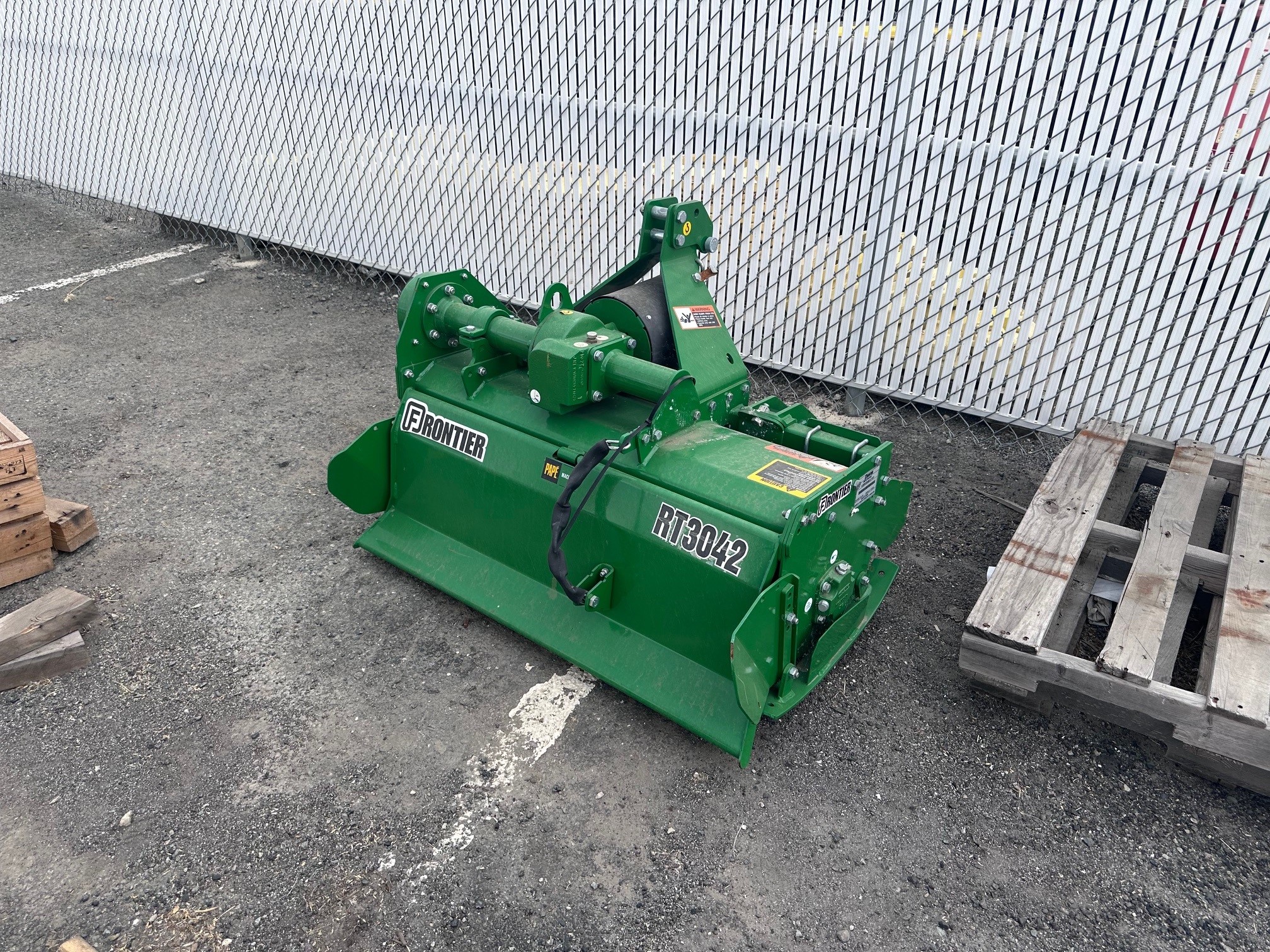 2022 Frontier RT3042
