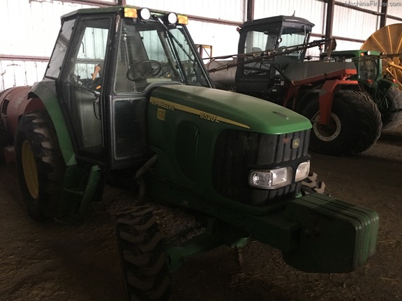 2002 John Deere 6520L