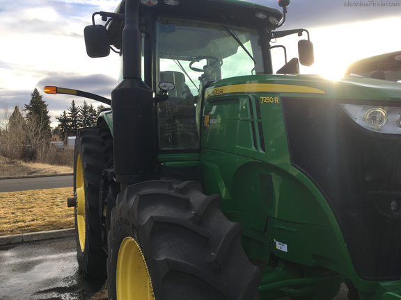 2015 John Deere 7250R