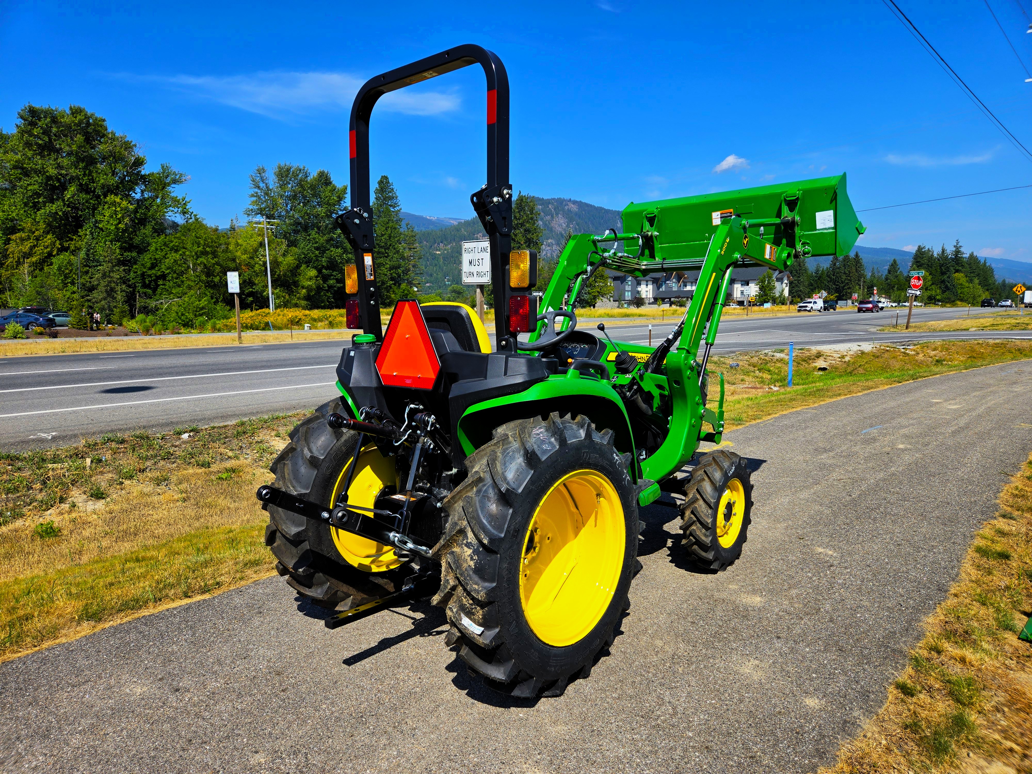 2023 John Deere 3038E