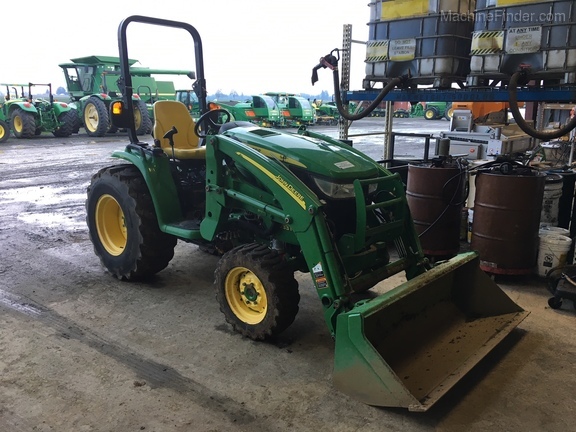 2016 John Deere 3033R