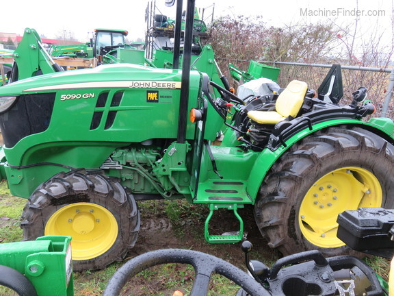 2017 John Deere 5090GN