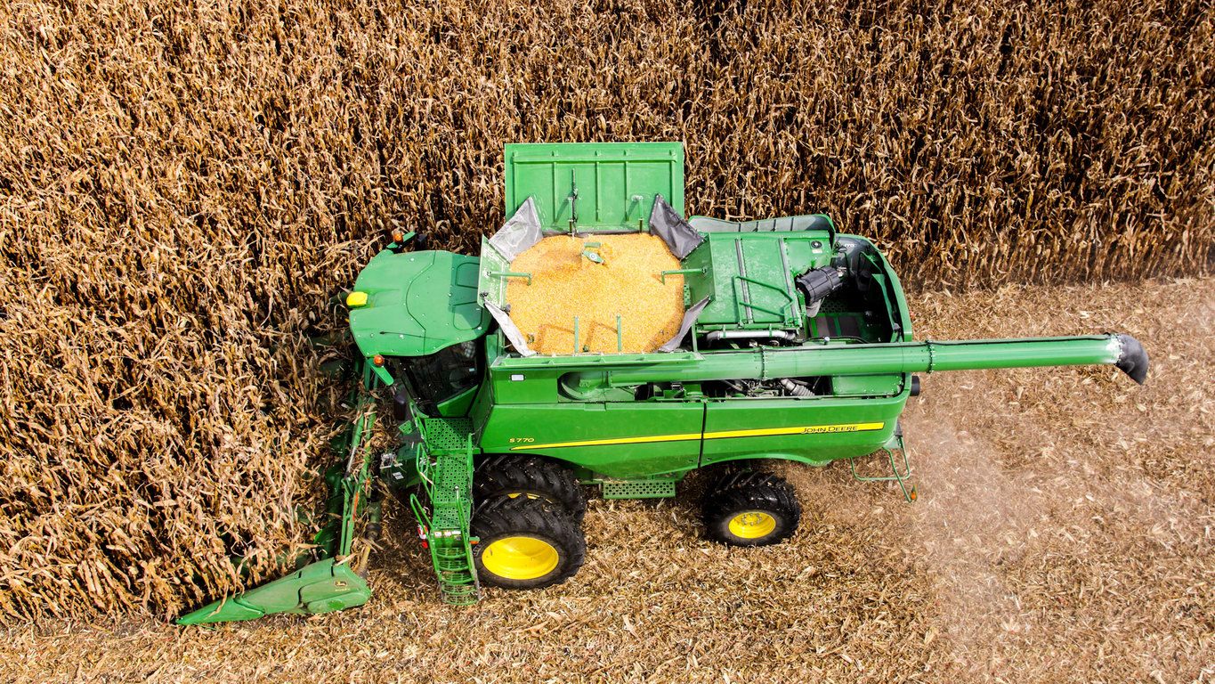 John Deere S770