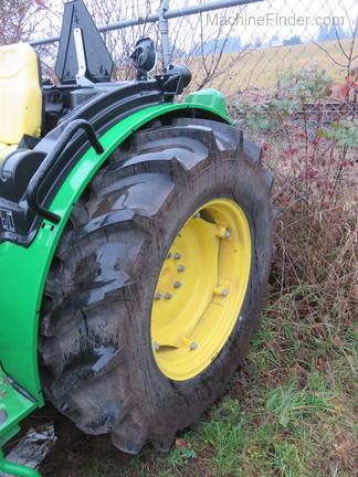 2017 John Deere 5090GN