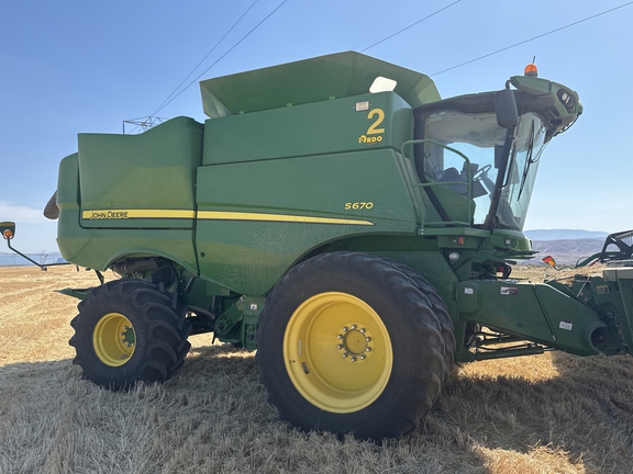 2015 John Deere S670