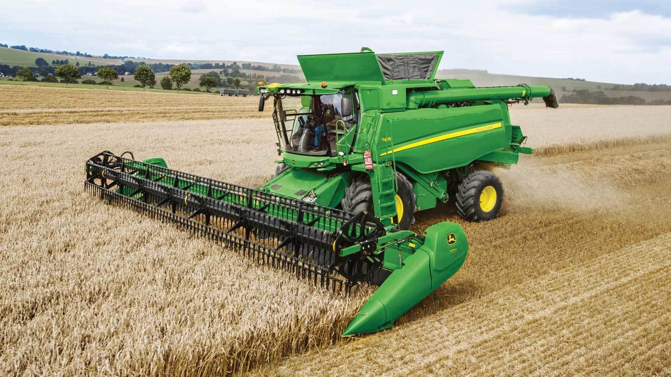 John Deere T670