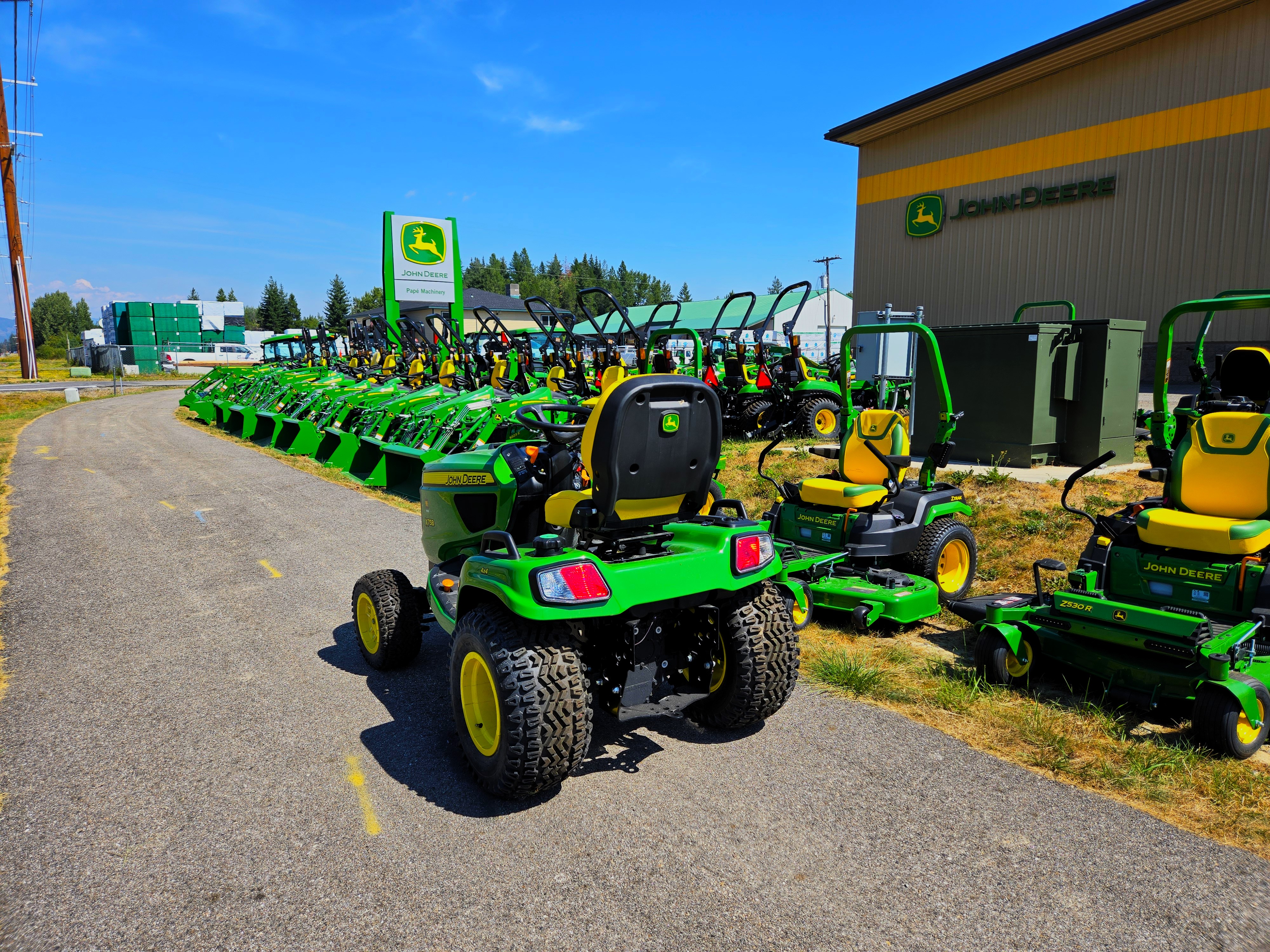2024 John Deere X758