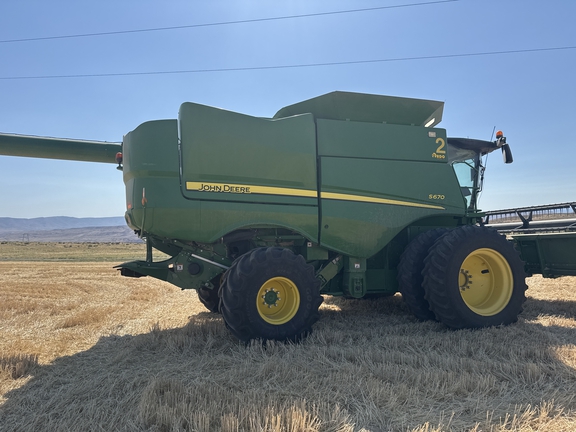 2015 John Deere S670