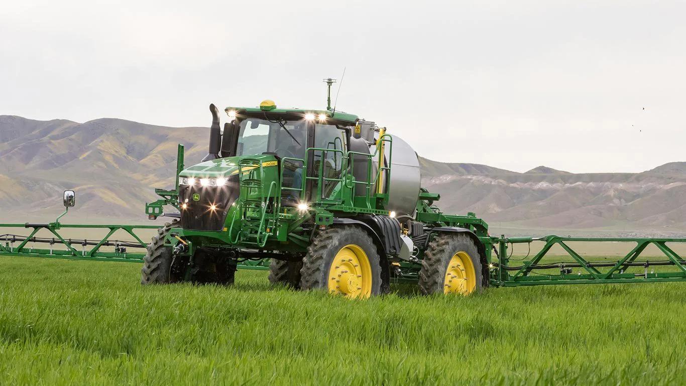 John Deere R4060