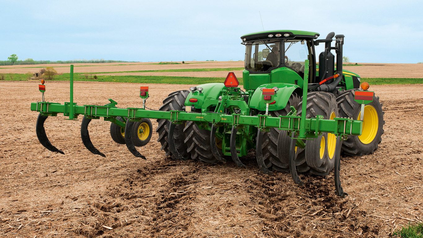John Deere 915