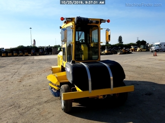2017 Superior Broom DT74J